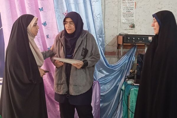 افتتاحیه محفل انس با قرآن‌کریم در دبیرستان جوادالائمه بهارستان‌دو