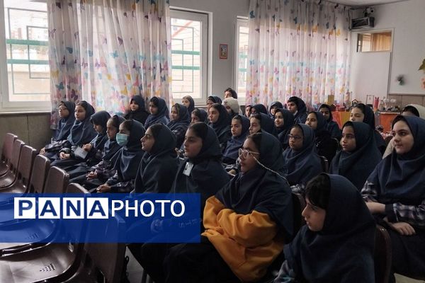  هفته پژوهش در مدرسه نرگس پردیس