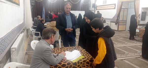جلسه دیدار چهره به چهره والدین با دبیران در کاشمر