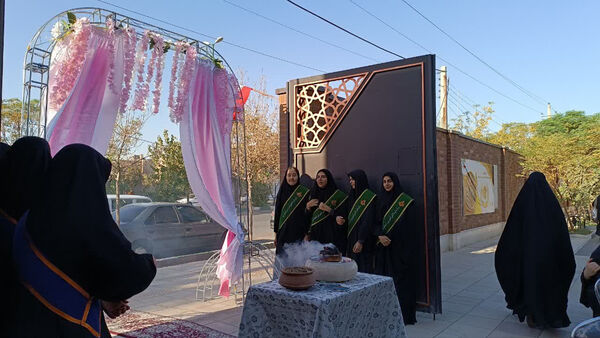 نواخته شدن زنگ آغاز سال تحصیلی در مدرسه زمان‌زاده شهر قنوات