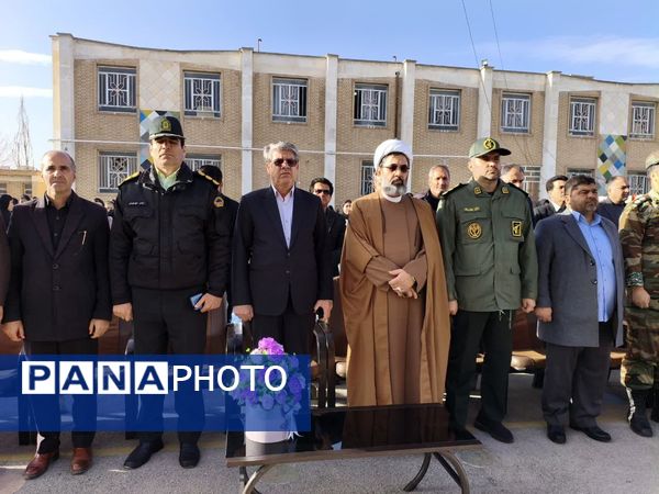 به صدا در آمدن زنگ انقلاب در مدارس اسلام آباد غرب 