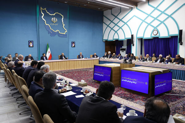برگزاری نخستین نشست ارائه گزارش کارگروه‌های تخصصی رفع مشکلات فعالان اقتصادی با پزشکیان