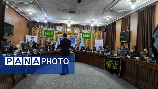 نشست خبری مدیرکل آموزش و پرورش استان اصفهان 