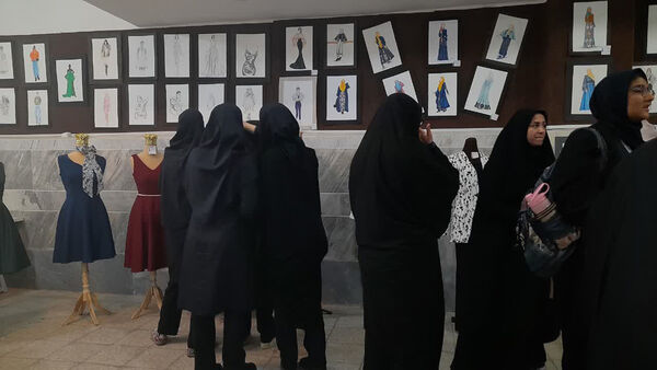 نمایشگاه هفته معرفی مشاغل در هنرستان شاهد نجمیه قم 
