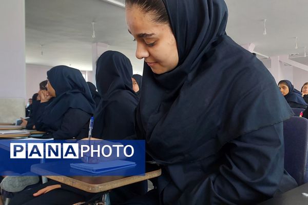 کارگاه خلاقیت در مطالعه و یادگیری در دبیرستان دستغیب ناحیه ۳ شیراز