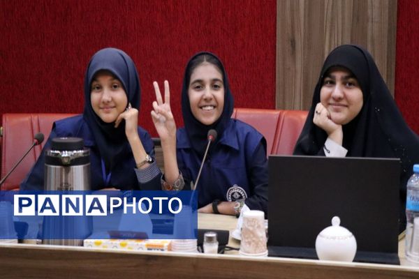 نشست صمیمی فعالین رسانه ای دانش‌آموزان با مدیرعامل خبرگزاری پانا