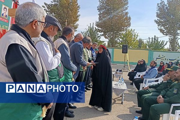 همایش «وطن‌یار»؛ تجدید عهد دانش‌آموزان ورامینی با شهدا و فرهنگ ایستادگی