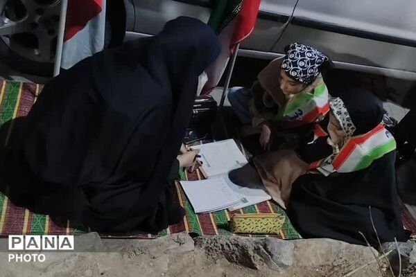 حضور دانش‌آموزان و معلمان دبستان حاتم ناحیه دو شهرری در تجمعات شبانه ضد صهیونیستی