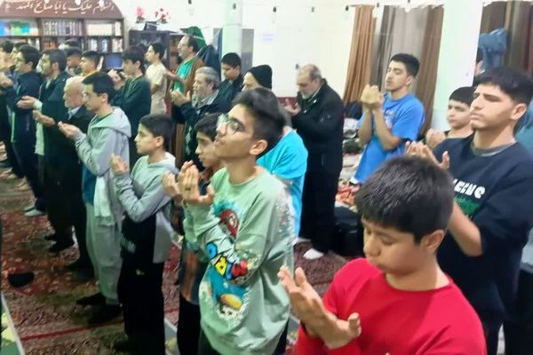 حضور دانش‌آموزان معتکف ناحیه دو شهرری در جلسات بصیرتی