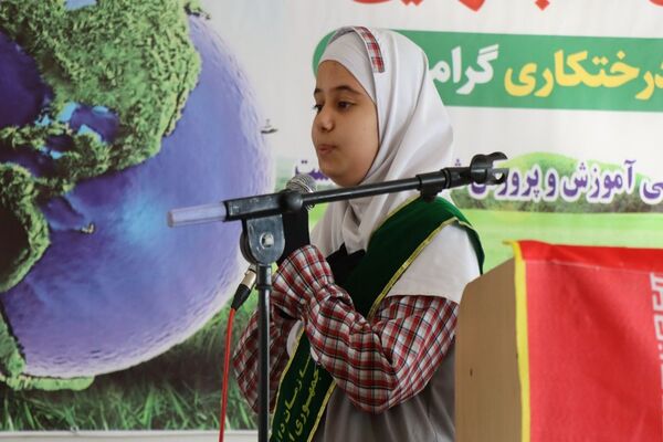 آیین روز درختکاری در هنرستان کشاورزی شهید باهنر پاکدشت 
