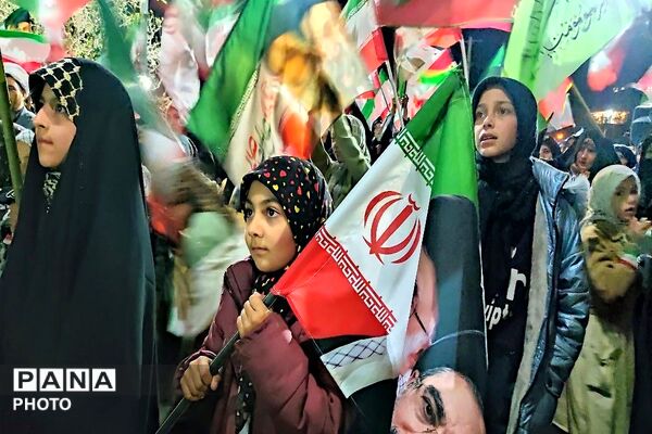 جهاد حضور در خیابان ادامه دارد
