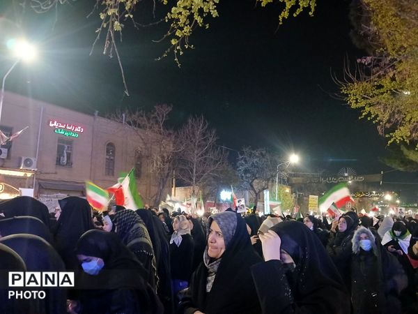 حماسه سازی مردم نیشابور در دوازدهمین روز از شهادت امام خامنه ای