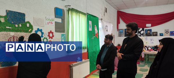 افتتاح نمایشگاه مدرسه انقلاب دبیرستان بهارآزادی 