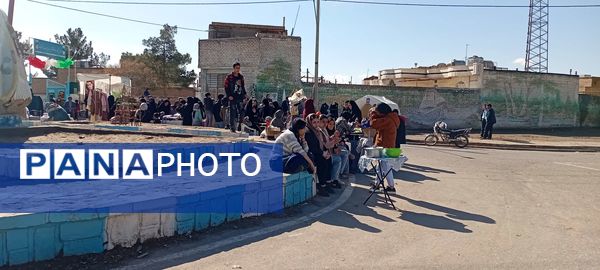 بازارچه محلی در حاشیه جشن چله خرد عارف آباد