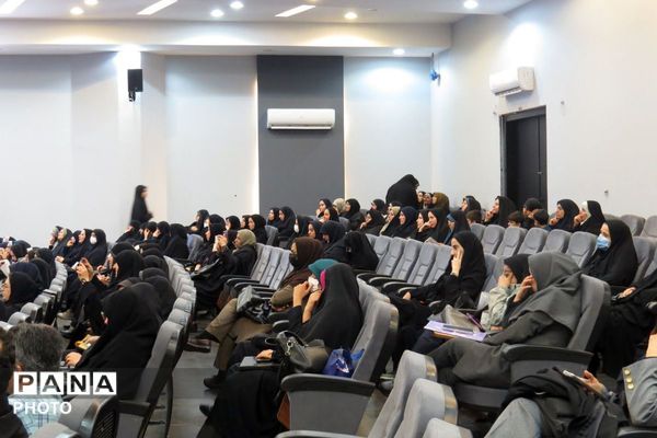 گرامیداشت هفته امور تربیتی و تربیت اسلامی با حضور معاونین، مربیان و مشاوران اسلامشهر