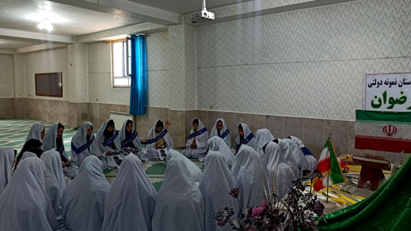 برگزاری هیئت انصارالمهدی (عج) در دبیرستان رضوان