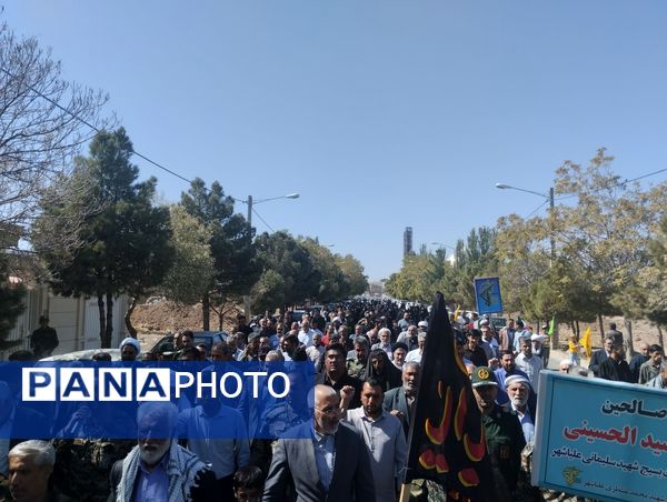 میز خدمت آموزش و پرورش باخرز در نماز جمعه