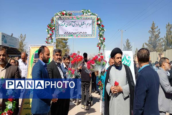 استقبال از دانش‌آموزان عمره‌گذار