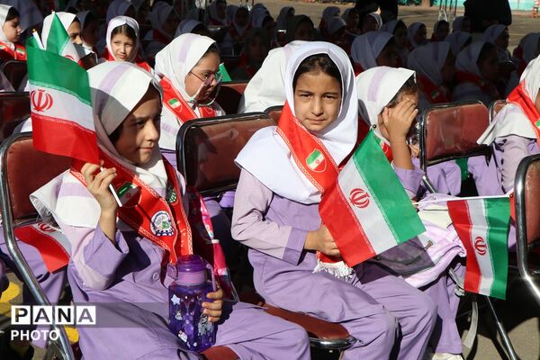 «مهر کریمانه» با حضور وزیر آموزش و پرورش در دبستان پروین اعتصامی بهارستان‌دو
