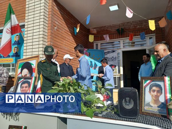 یادواره شهدا دانش آموز در دبیرستان نمونه مرحوم طاووسی شهرستان خلیل آباد 