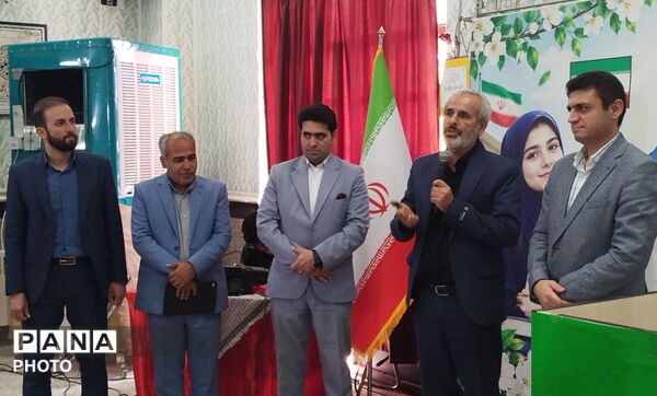 آیین «زنگ جوانه‌ها» در دبیرستان شهیده حجاب سمنان