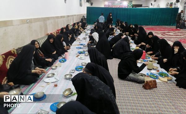 ضیافت افطار در امامزاده سید قاسم روستا ارغا خلیل آباد