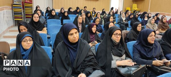 کارگاه آموزشی فرصت های متنوع یادگیری آموزگاران ابتدایی در کانون سمیه شهرستان شیروان 