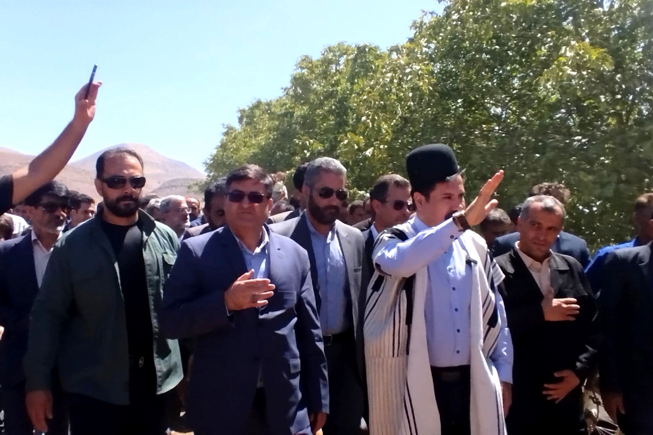 آیین کلنگ زنی پروژه آب چشمه سفید در خانمیرزا
