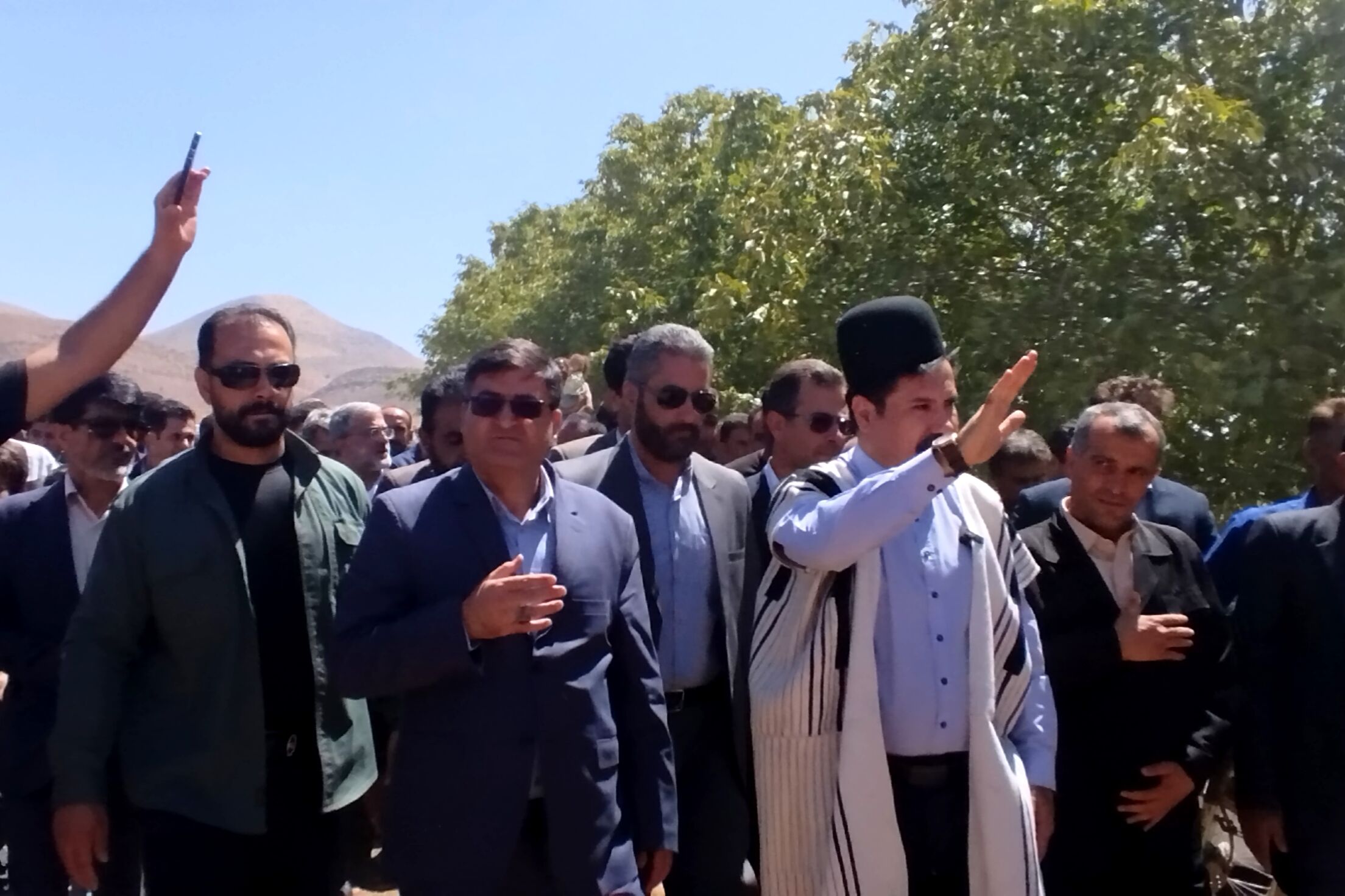 آیین کلنگ زنی پروژه آب چشمه سفید در خانمیرزا