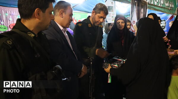 حضور پرشور دانش‌آموزان دبیرستان شهدای مظفر در نود و نهمین موج اجتماع مردمی پاکدشت