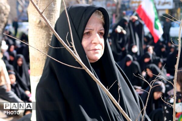 تجمع سوگواران رهبر شهید انقلاب در بهارستان‌دو