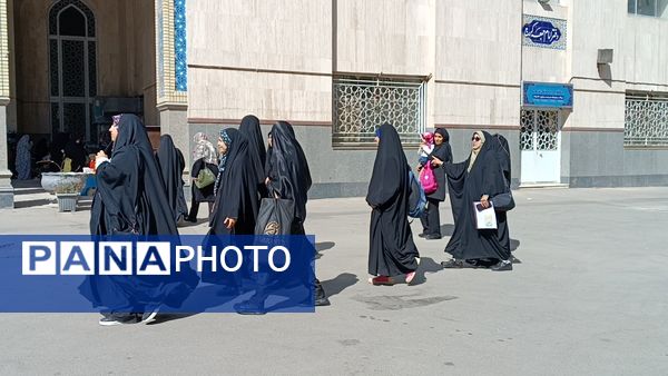 حضور دانش آموزان دبیرستان سردار شهید قاسم سلیمانی ناحیه ۴ کرج در نماز جمعه