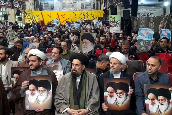 حماسه ۹ دی زنده است؛ ورامینی‌ها بار دیگر با ولایت، پیمان بستند
