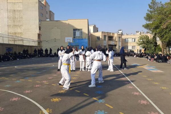 هفته تربیت‌بدنی در دبیرستان فرشتگان ناحیه ۴شیراز