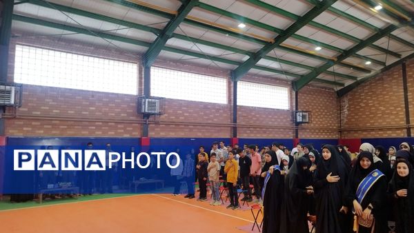 آیین اختتامیه طرح اوقات فراغت تابستانه و نمایشگاه مدرسه انقلاب در شهرستان فیروزکوه