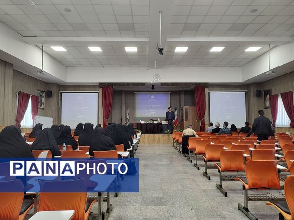 جلسه معاونین و مربیان پرورشی  ناحیه سه در دبیرستان مصلی نژاد حضرت زهرا(س)