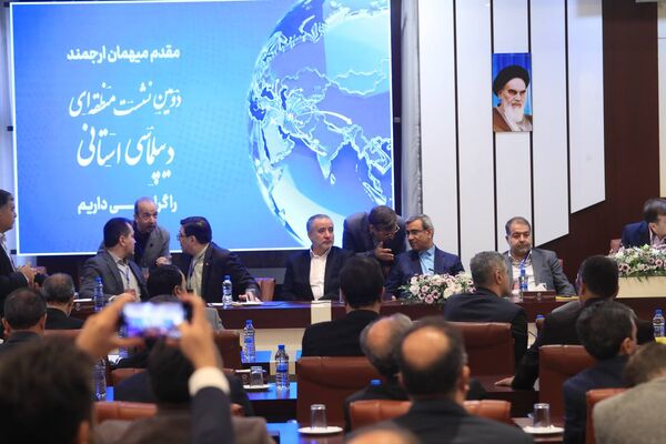 پنل همکاری‌های اقتصادی، استانی ، تجاری، سرمایه‌گذاری و مناطق آزاد