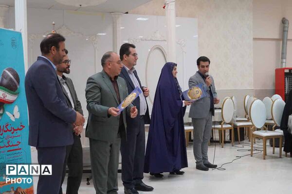 تجلیل از خبرنگاران و فعالان رسانه‌ای بجنورد به مناسبت روز خبرنگار