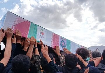 استقبال مردم ولایت مدار منطقه‌ی میانکوه از پیکر مطهر شهید نظری