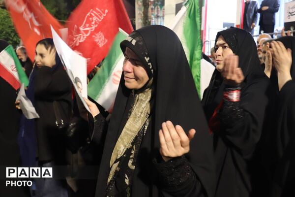 میدان ساعت تبریز میزبان اجتماع پرشور مردم آذربایجان شرقی در مراسم شام غریبان «آقای شهید ایران»