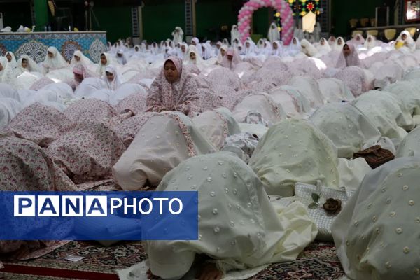 جشن تکلیف ۲۰۰۰نفری دانش‌آموزان دختر شهر یزد 