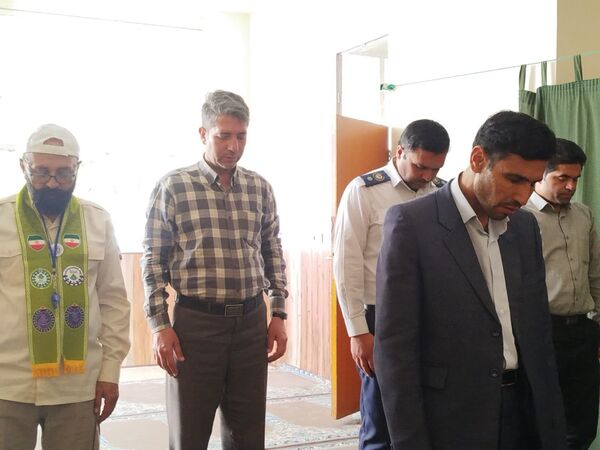 بازدید ارزیاب کشوری سازمان دانش‌آموزی در مدارس تمام پیشتاز شهرستان فاروج