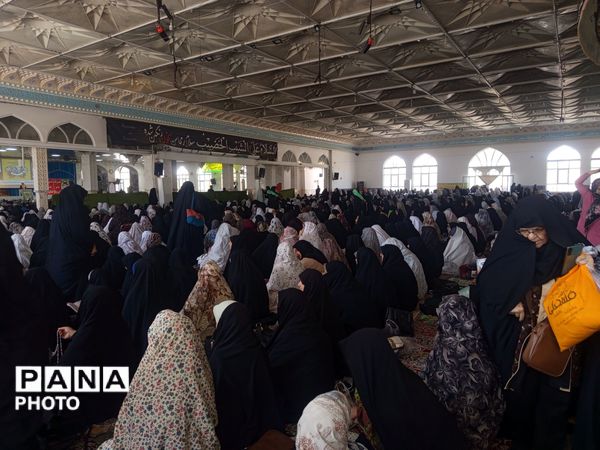 نماز جمعه ای با عطر رمضان در کاشمر 