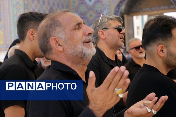 حرم مطهر رضوی غرق در ماتم اباعبدالله الحسین(ع)