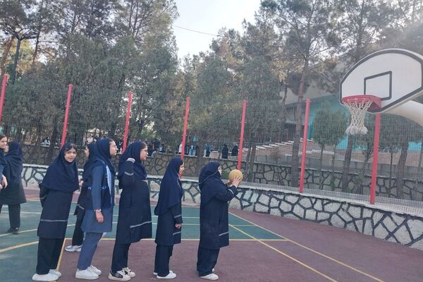 برگزاری المپیاد ورزشی درون مدرسه‌ای در مدرسه علامه مجلسی شهرستان پیشوا