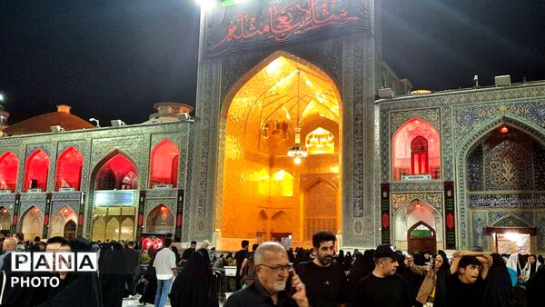 زیارتی دلچسب در حرم امام مهربانی ها با عطر شهدای میناب