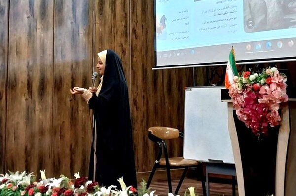 افتتاح نمایشگاه دست‌سازه در هنرستان دخترانه ثمین