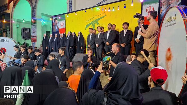 طنین سرود در تجمع احمدآباد