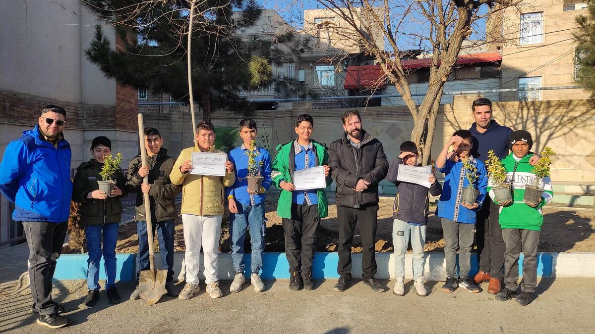 کاشت ۱۵۰ نهال در مدارس ملارد برای ایران سرسبز