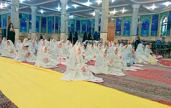 دانش‌آموزان بویین‌زهرایی در جشن روزه‌اولی‌ها از خدای خود تشکر کردند